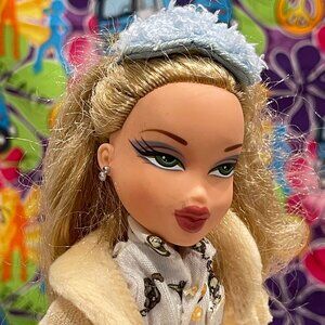 MGA Bratz Slumber Party Cloe Doll in Meygan PJ's  Lot 15